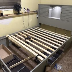 Queen Bed Complete $300