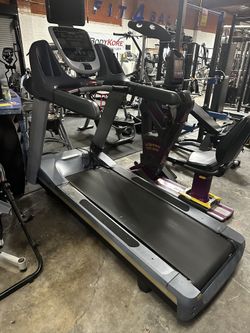 Precor 835i Treadmill