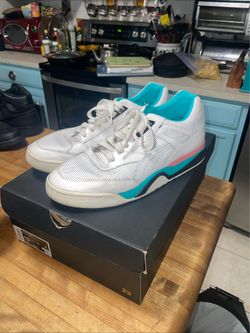 Puma men’s leather running shoes size 11.5