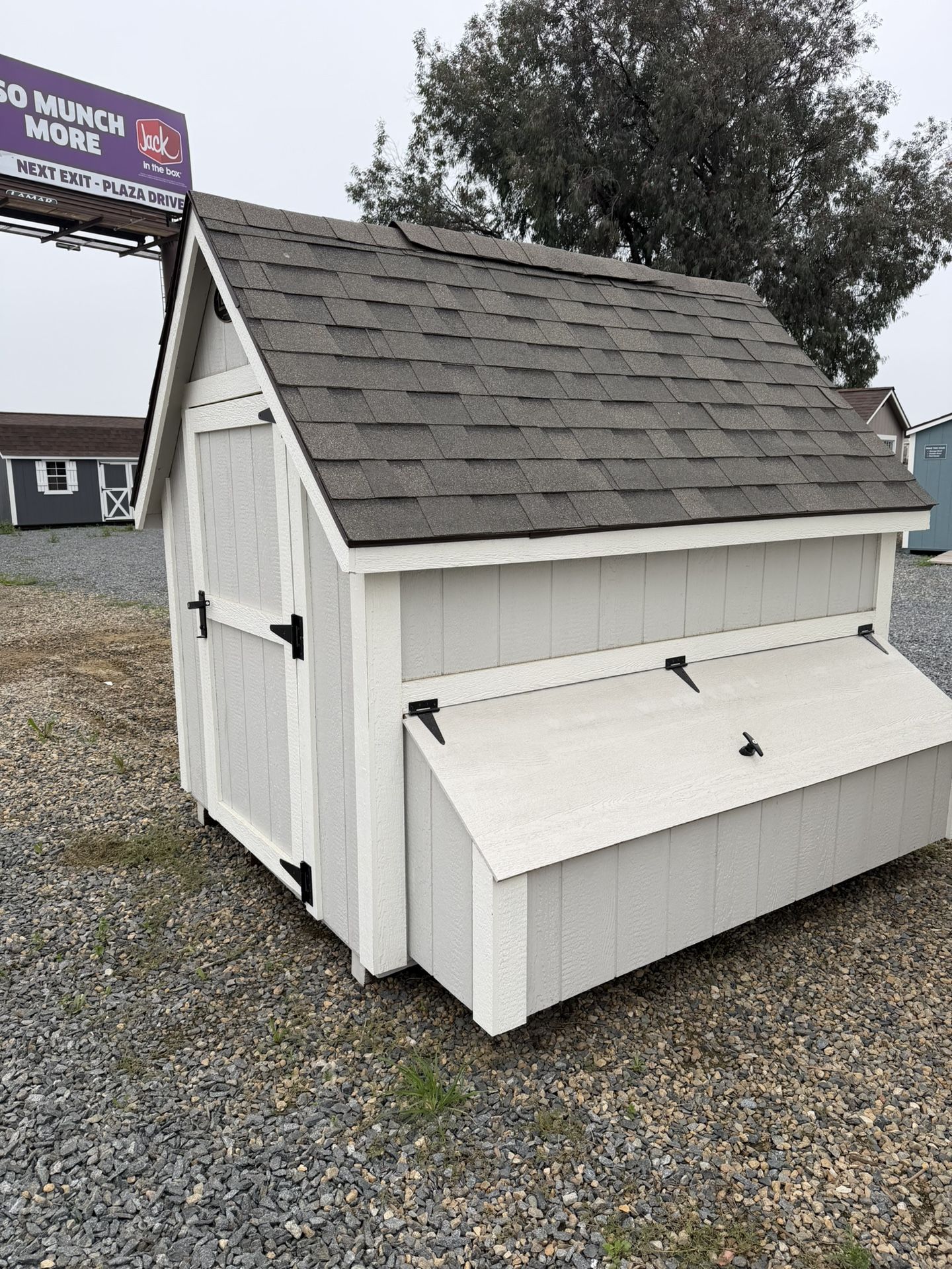6x8 Chicken Coop w/ Adult Door & Chicken Door - Perfect Backyard Setup