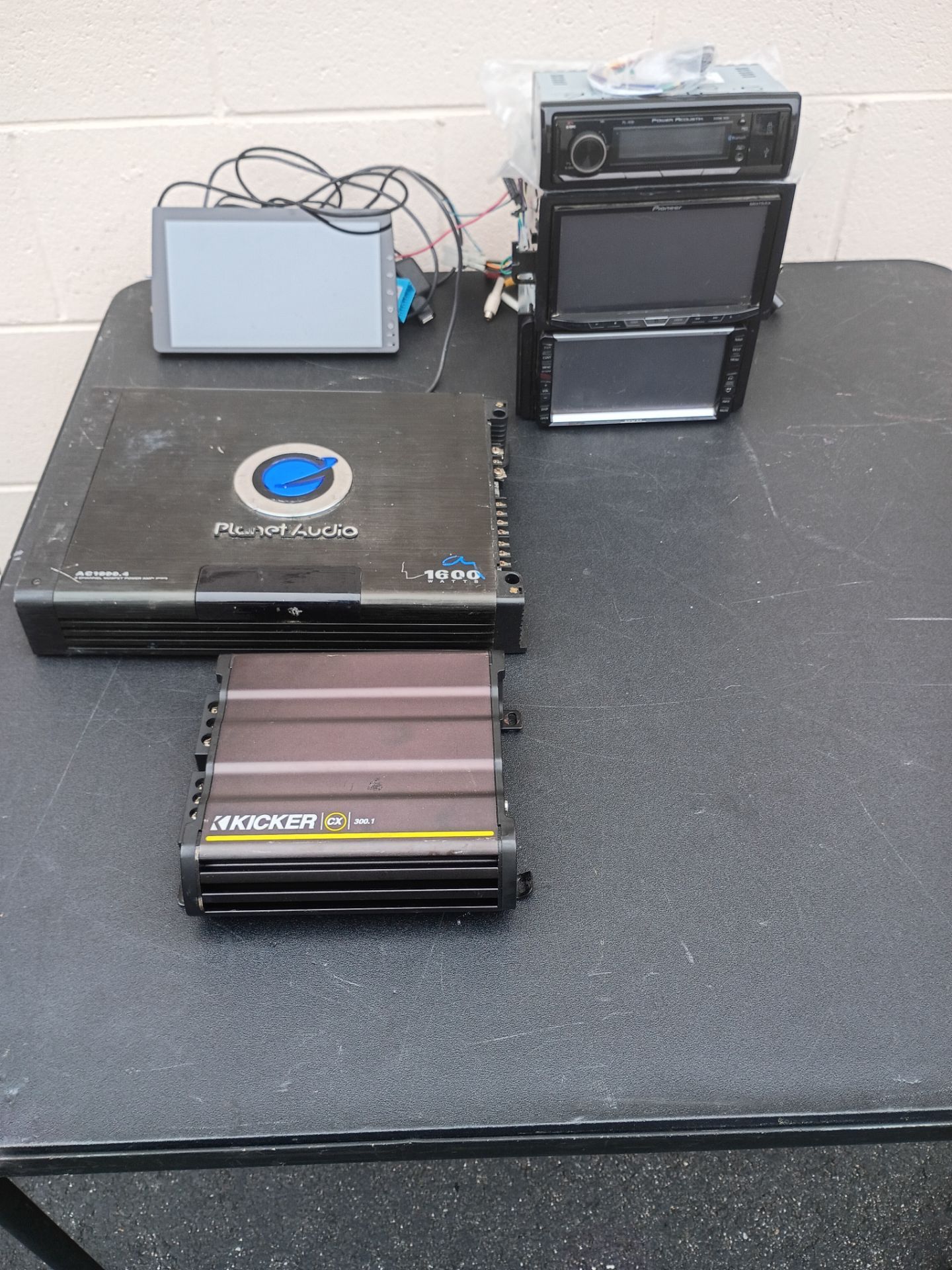 6 piece car audio set $450
