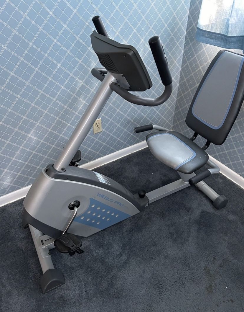 Weslo Pro 10.8x Recumbent Exercise Bike 