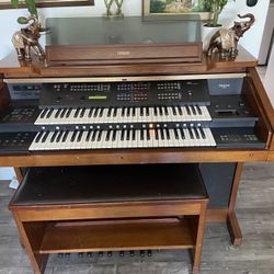 Yamaha Electronic Piano