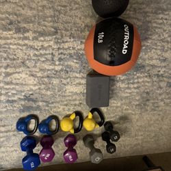 Gym Equipments (weights) ** Moving Sale** ( Can Be Sold Separately)