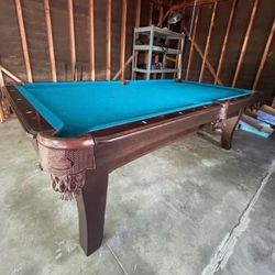 Pool Table With Dinning Top ( Free Delivery & Set Up & New Color Felt Of Your Choice ) 