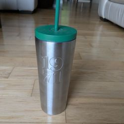 Just Released New With Tags Starbucks 2026 Venti 1971 Roast Stainless Steel Cup With Lid & Straw. 651 ML, 22 OZ. 