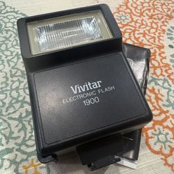 80’sVivitar 1900 Shoe Mount Hot Shoe Xenon Flash for Film, DSLR, Digital Cameras
