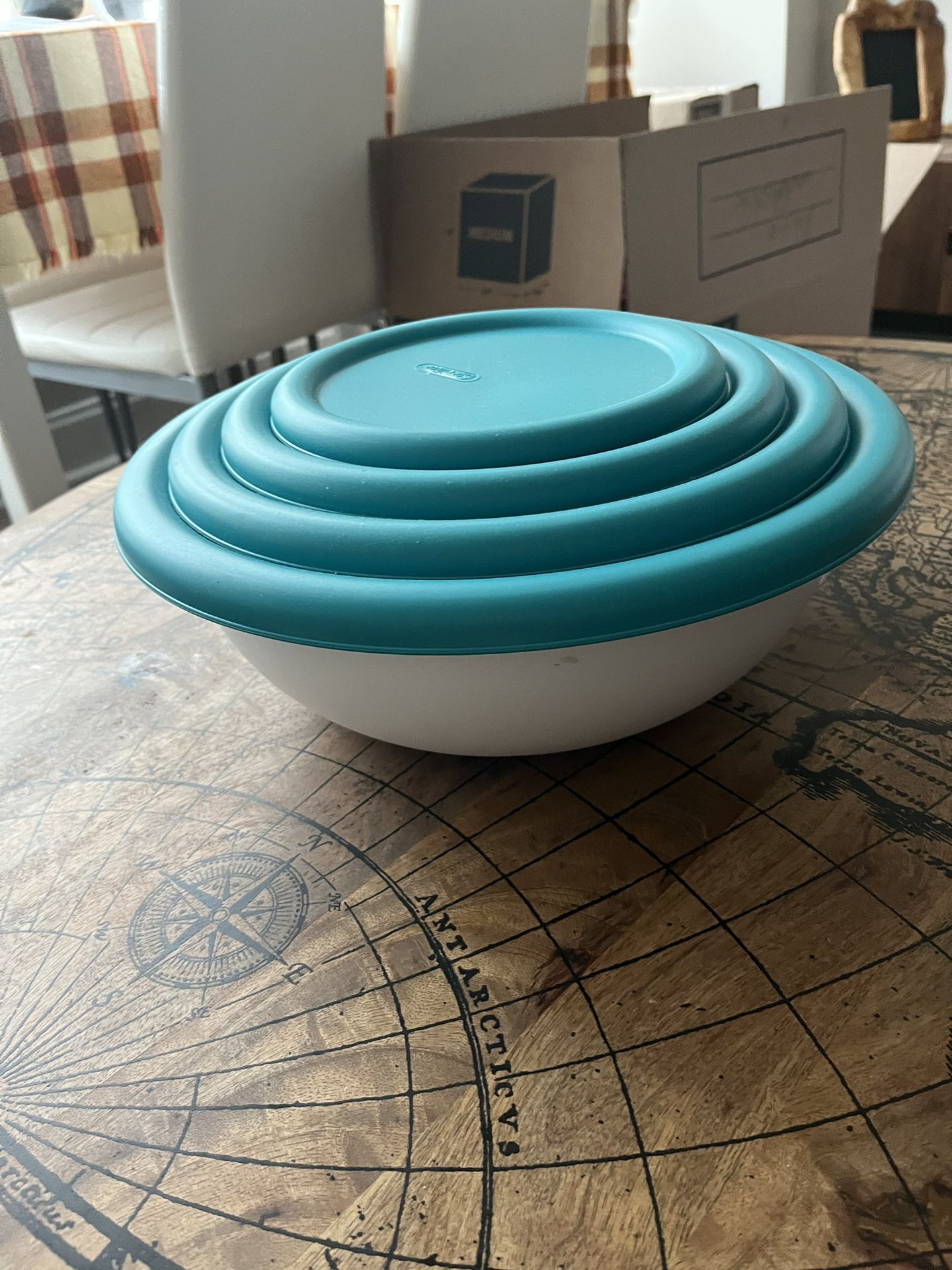 NEW 4 Sterilite bowls , Connecticut ave, NW