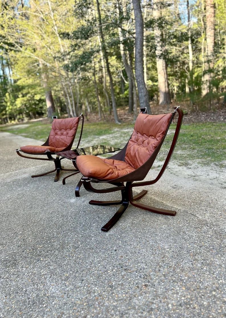 Pair of low back lounge Falcon chairs by Sigurd Resell - Vatne Møbler