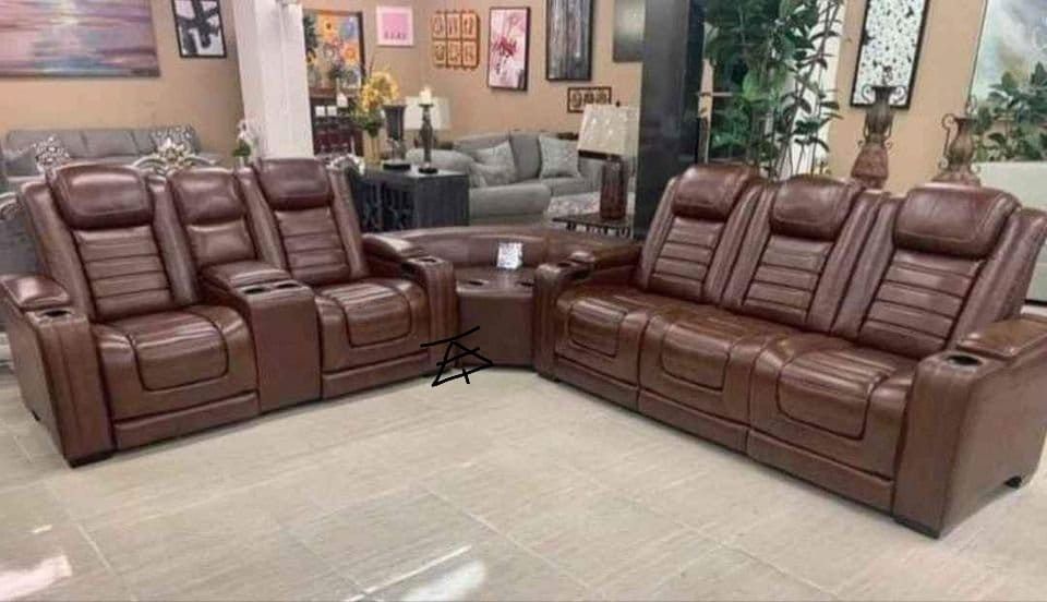 🌷BacktrackPower Reclining Sofa and Loveseat
Ashley Furniture$20 Down Payment and delivery available