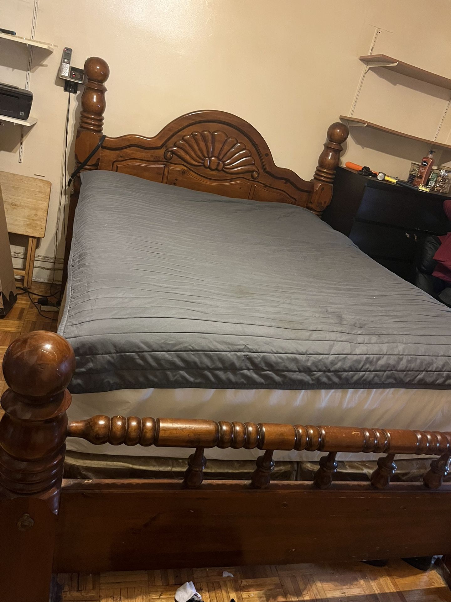 Bedroom Set, Trying To get rid of It.