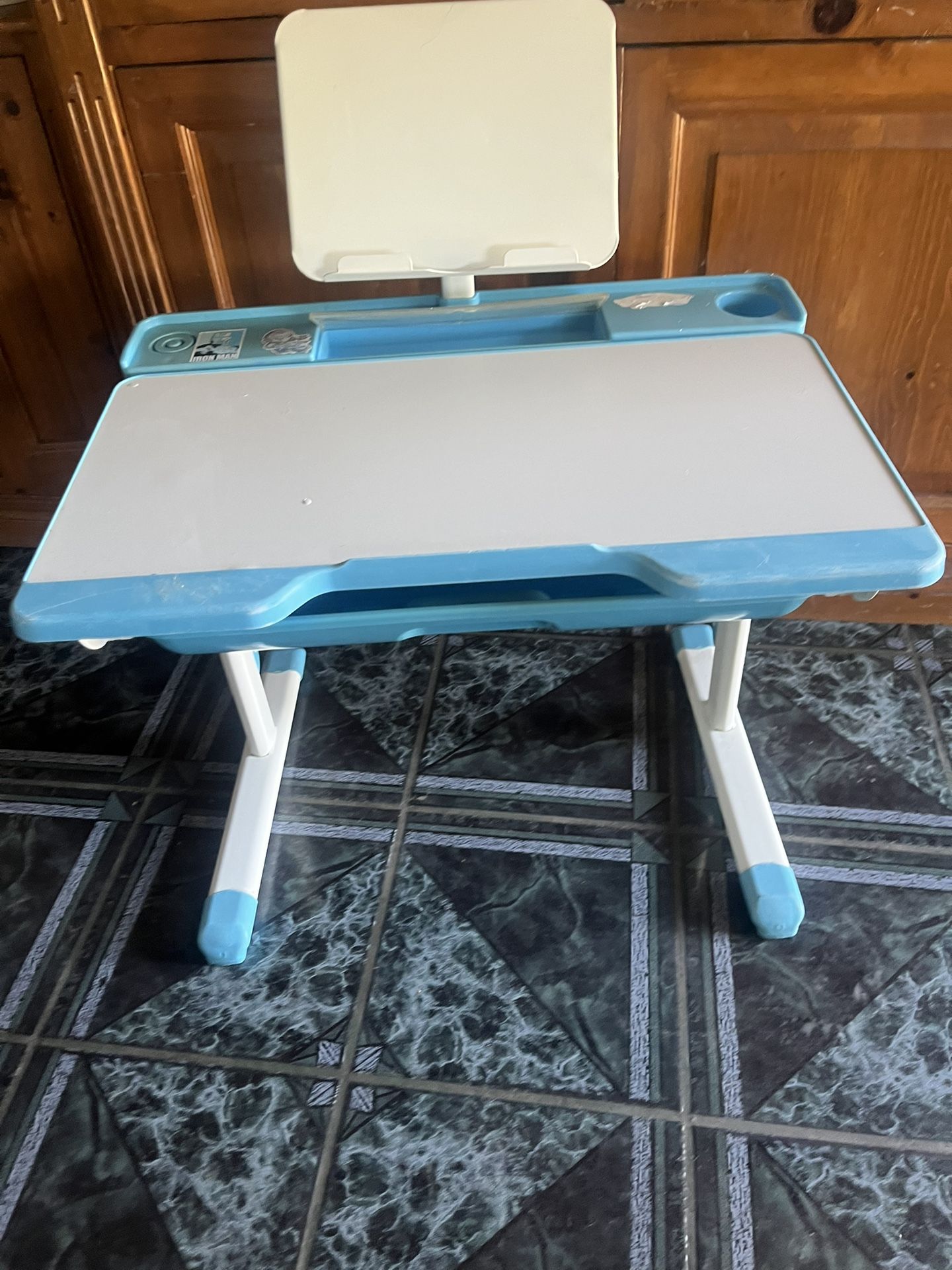 Kids Desk 