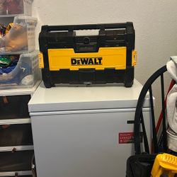 Outdoor Speaker Bluetooth Radio charger 