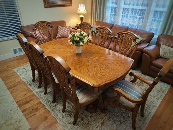 Classic Solid Wood Dining Set – Handcrafted Table + 8 Chairs