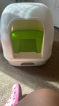 Hooded Cat Litter Box
