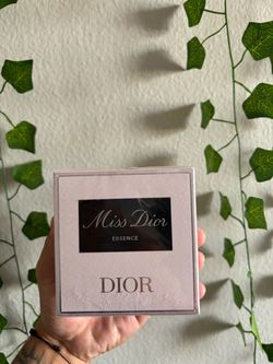 Miss Dior Essence Perfume