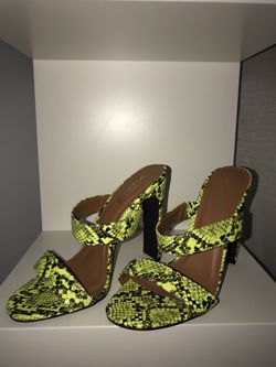 High heels, new, neon green, Snake skin, size 7