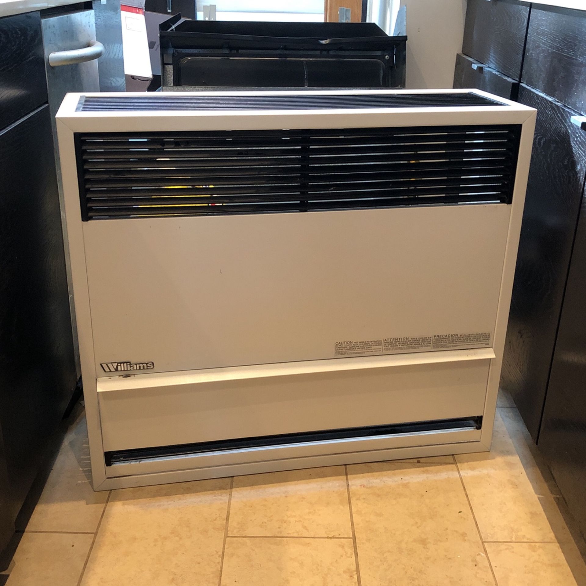Williams Gas Wall Heater furnace.. Perfect Condition for Sale in San