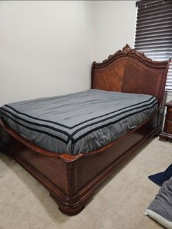 Vintage Queen Size Bedroom set