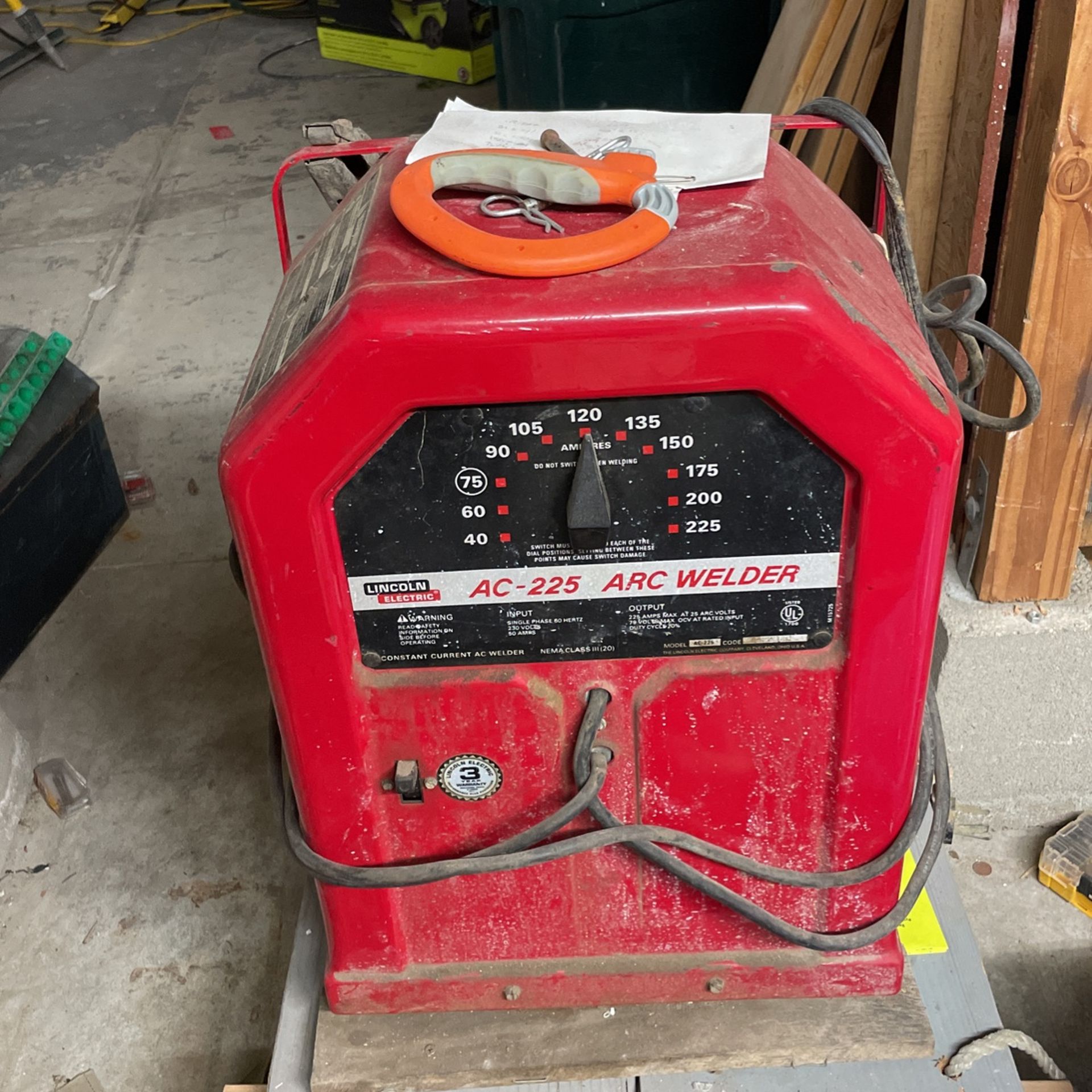 Lincoln Electric Arc Welder AC-225