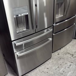 GE profile 28 ft.³ French Door refrigerator