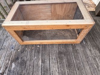 Reptile enclosure