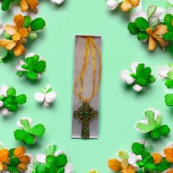 Elegant Green And Gold Celtic Necklace 