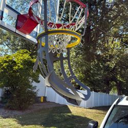 SKYLZ Basketball Kick Out