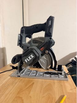 FLEX 24V Brushless 7‑1/4” Circular Saw – Bare Tool, Excellent Condition