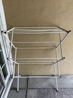 Foldable cloth rack