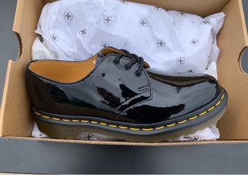 Women’s Dr Martens Shoes