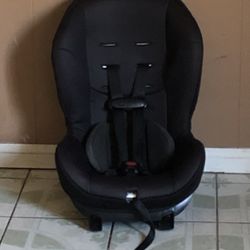 LIKE NEW EVENFLO CONVERTIBLE CAR SEAT!!!!