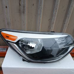 2014-2019 Kia Soul Headlight Passenger Right Oem