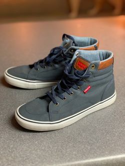 Levi’s navy size 9