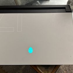 Alienware m17 R3 2070 Super 32GB 512GB SSD