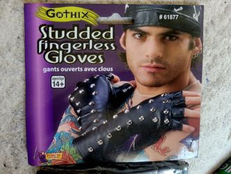 Gothix Studded Fingerless Gloves