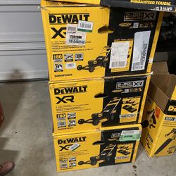 DeWalt DCMWSP256U2 21” Self-Propelled Mower w/ 2 0 V XR Batteries & Charger