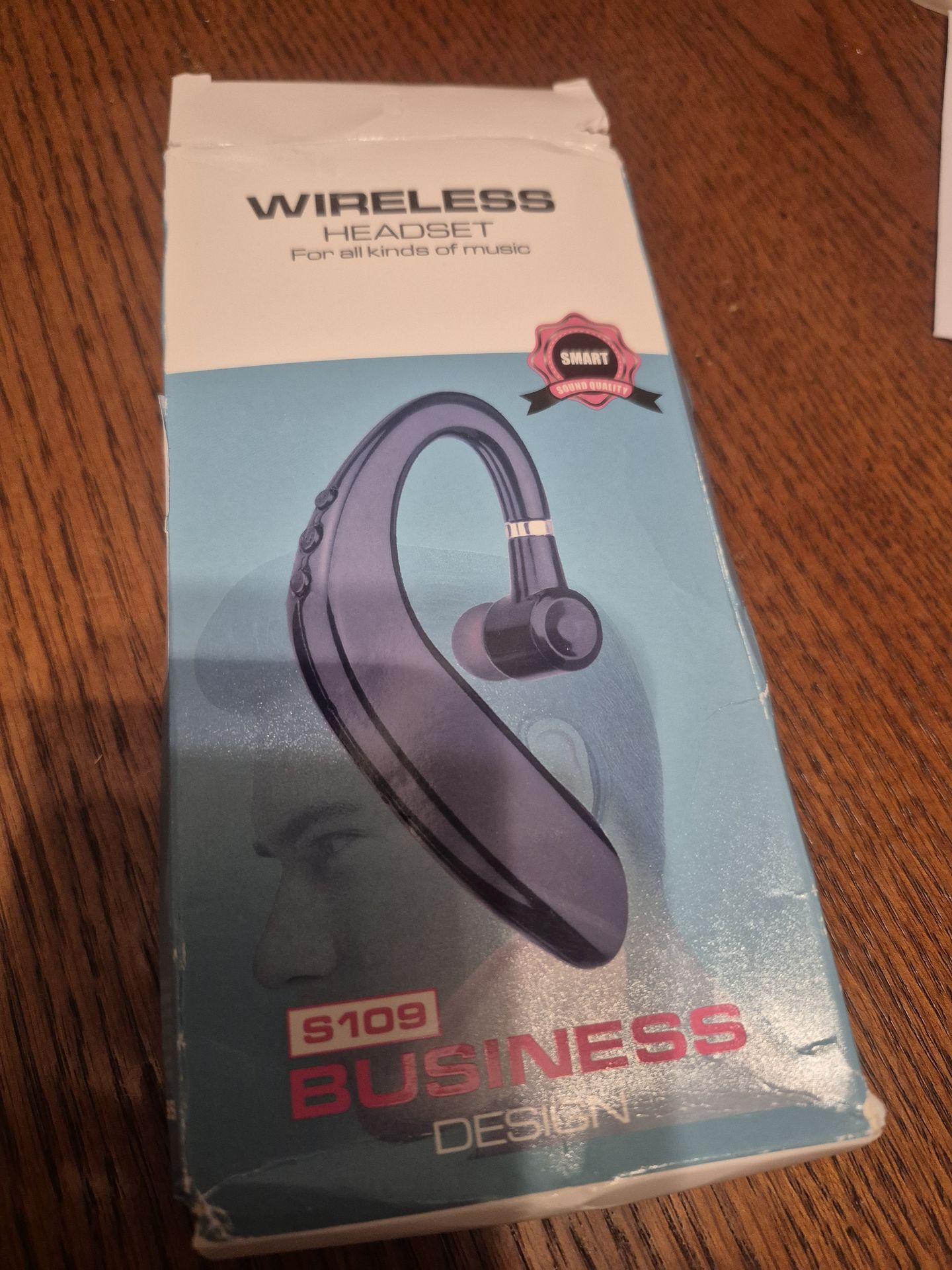 Wireless earbud