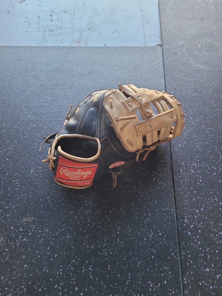 Rawlings R2G Righty 1st Baseman Mitt