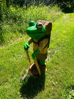 Hiking Frog Sculpture