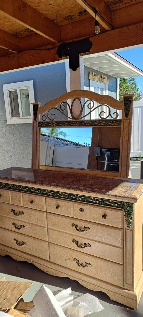 Mirror Dresser 