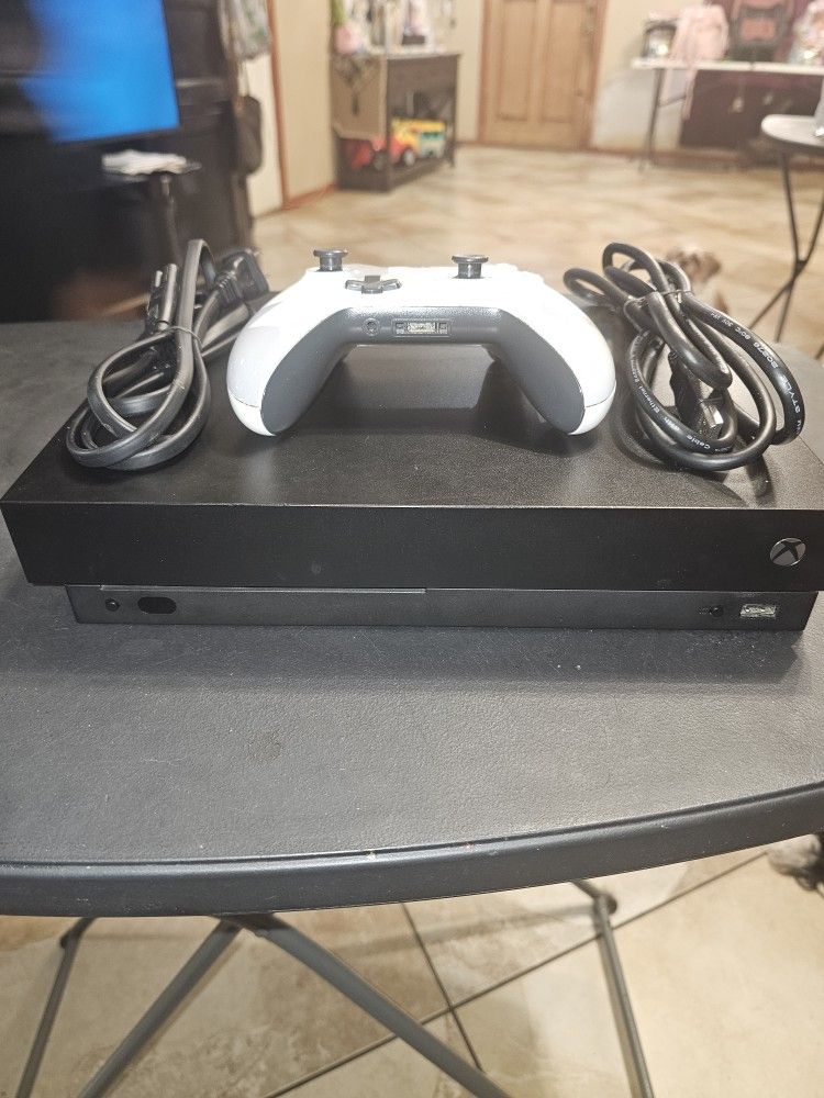 Xbox One X 1TB