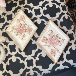 VINTAGE LEFTON PORCELAIN WALL/TABLE DECIR