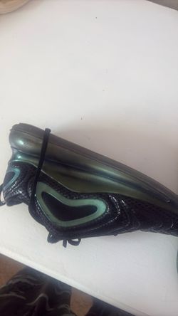 Size 6 Air max basketball shoes