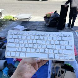 White Bluetooth Keyboard – Wireless & Portable