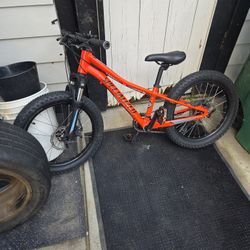 Specialized 20" Kids Trainer