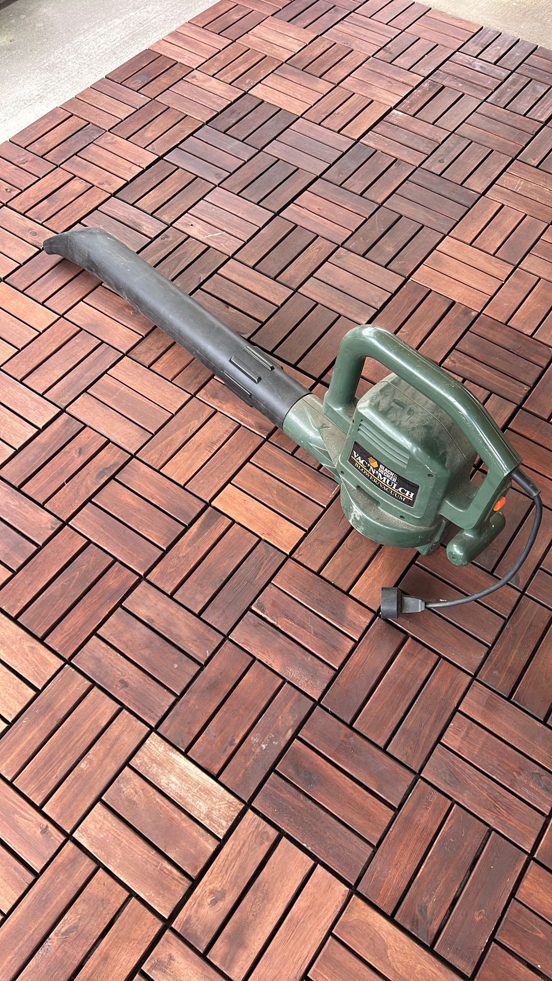 Black & Decker Leaf Blower / Vacuum