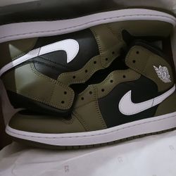 JORDAN 1 MID OLIVE GREEN BRAND NEW BEVER WORN DS SIZE 10.5!!!