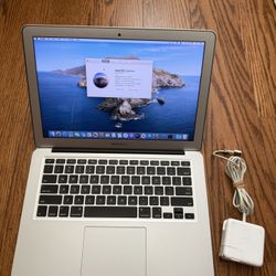 MacBook Air 13 2017/4GB RAM/256GB SSD/Fully Functional 