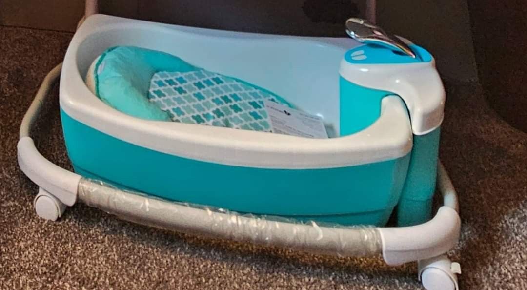 Baby Bath "Lil’ Luxuries, Whirlpool Bubbling Spa and Shower"